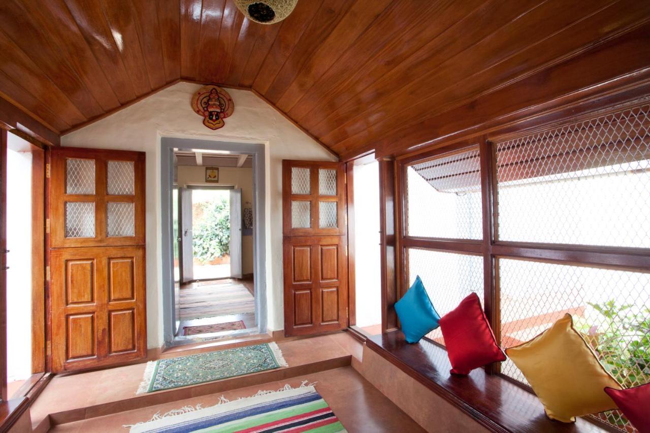 Napoklu Sardar Bahadur'S Heritage Bungalow Estate Stay מראה חיצוני תמונה