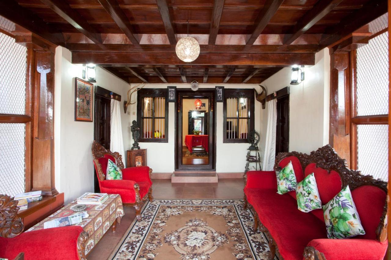 Napoklu Sardar Bahadur'S Heritage Bungalow Estate Stay מראה חיצוני תמונה