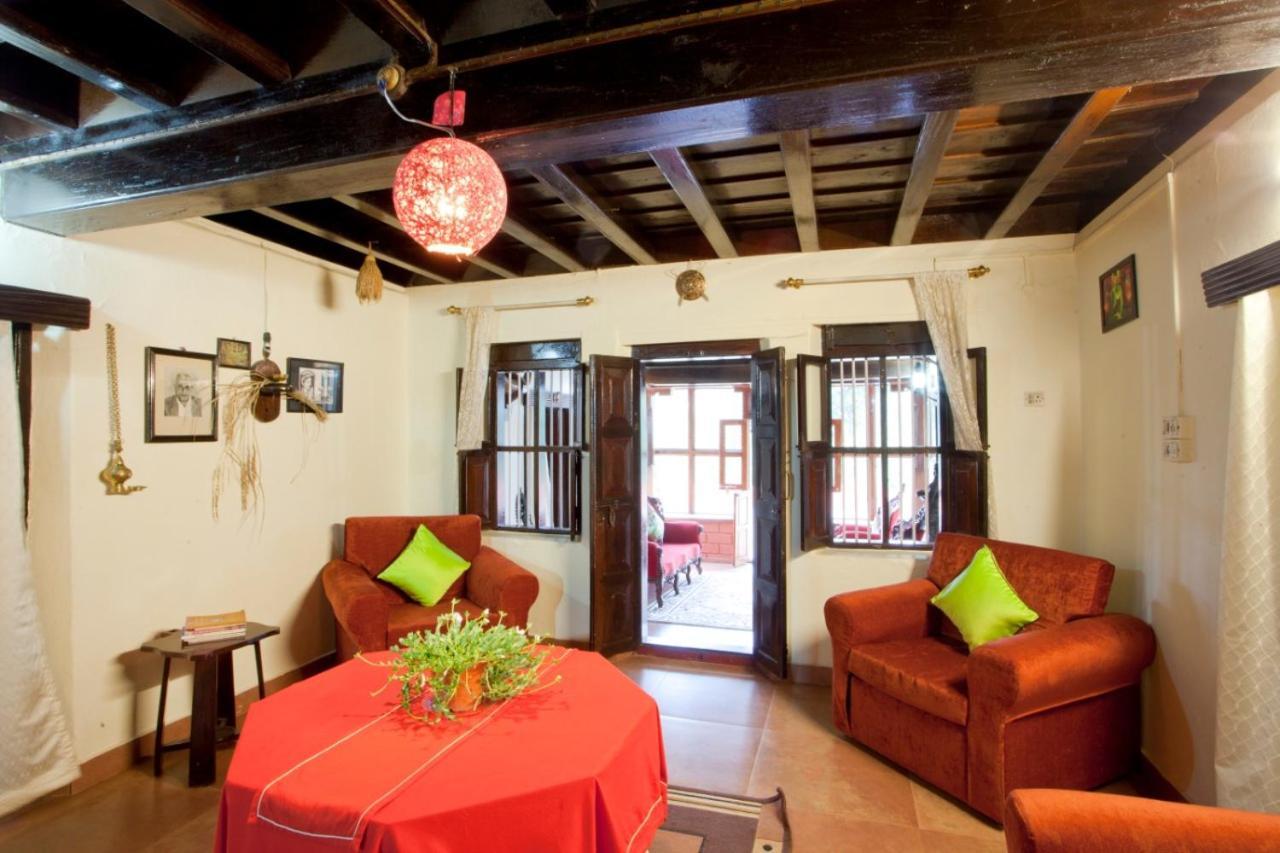Napoklu Sardar Bahadur'S Heritage Bungalow Estate Stay מראה חיצוני תמונה