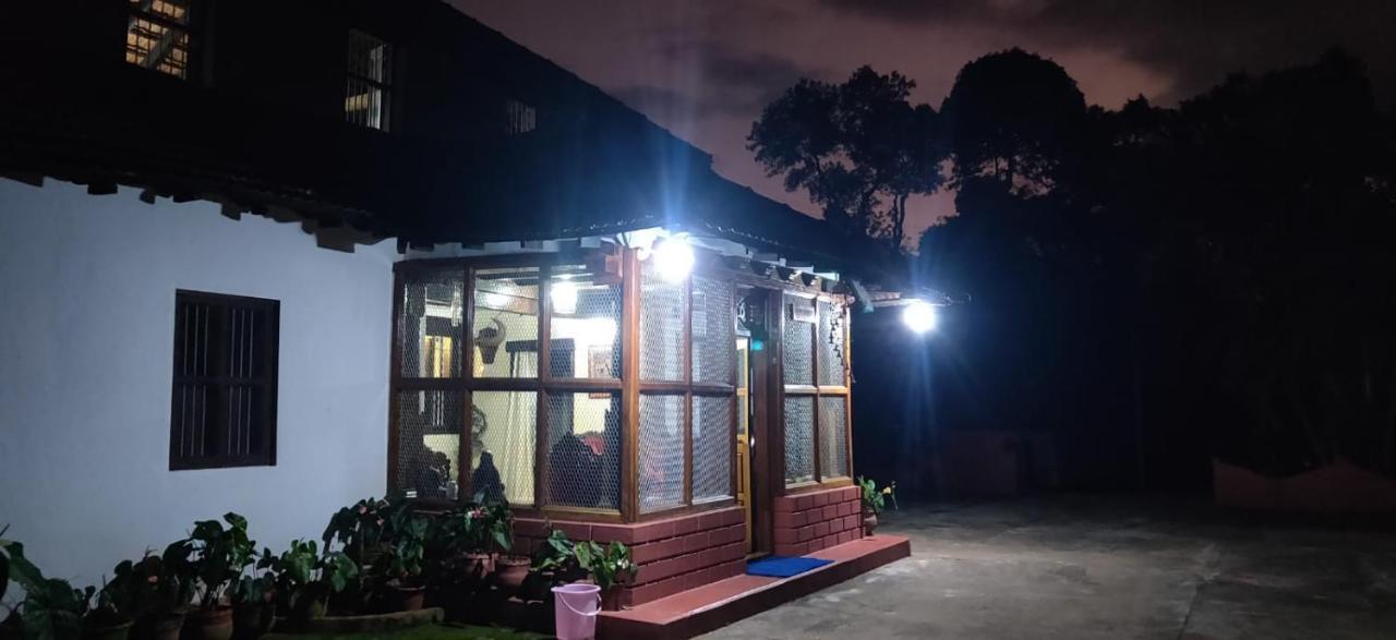 Napoklu Sardar Bahadur'S Heritage Bungalow Estate Stay מראה חיצוני תמונה