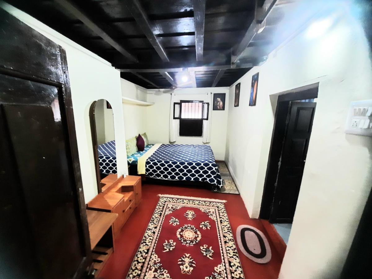Napoklu Sardar Bahadur'S Heritage Bungalow Estate Stay מראה חיצוני תמונה